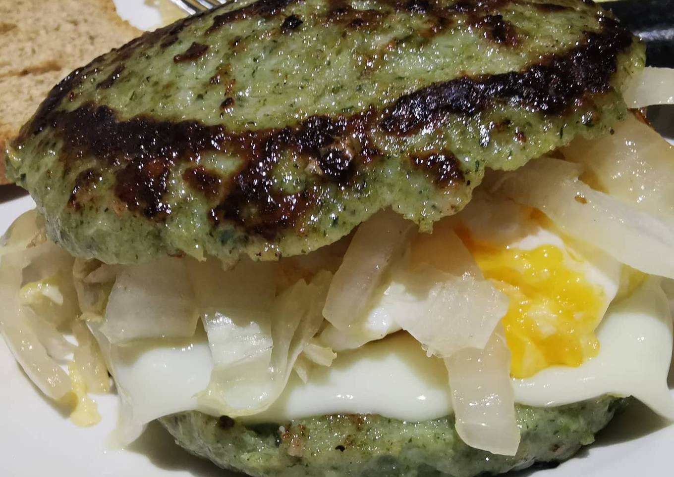 Hamburguesa de espinacas rellena