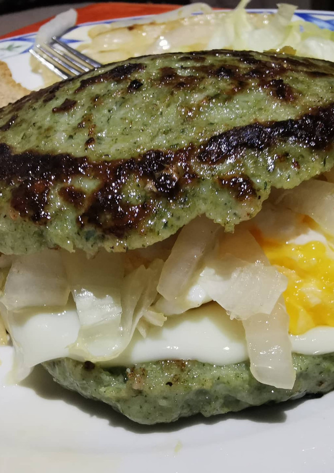 Una foto de Hamburguesa de espinacas rellena