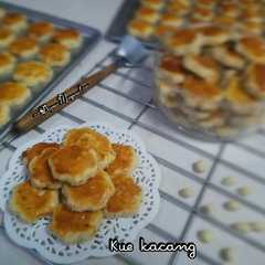 รูปของ Kue kacang