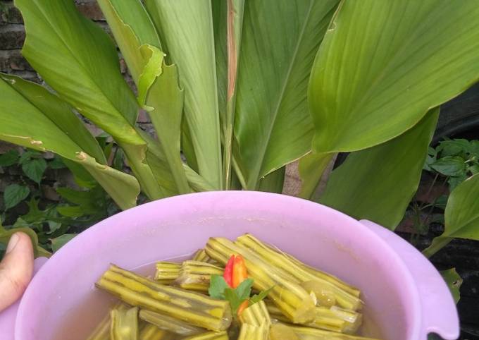 Ini dia! Bagaimana cara bikin Sayur asam buah kelor yang lezat