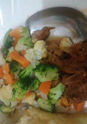 A picture of Broccoli and cauliflower veges.