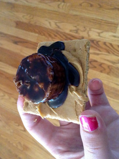A picture of Banana And Graham Crackers.