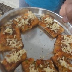A picture of Bread pizza.