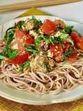 Easy Chilled Soba with Savory Canned Mackerel and Tomato