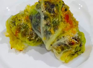 Foto di Involtini di verza ripieni di verdure e riso nero integrale