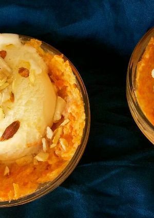 A picture of Carrot puding with vanila icecream.