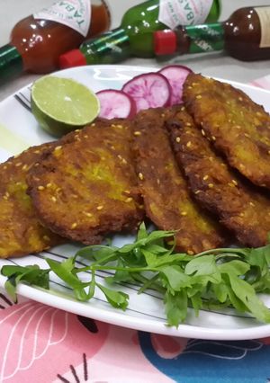 عکسی از دستور کتلت کنجدی با سیب زمینی و گوشت چرخکرده