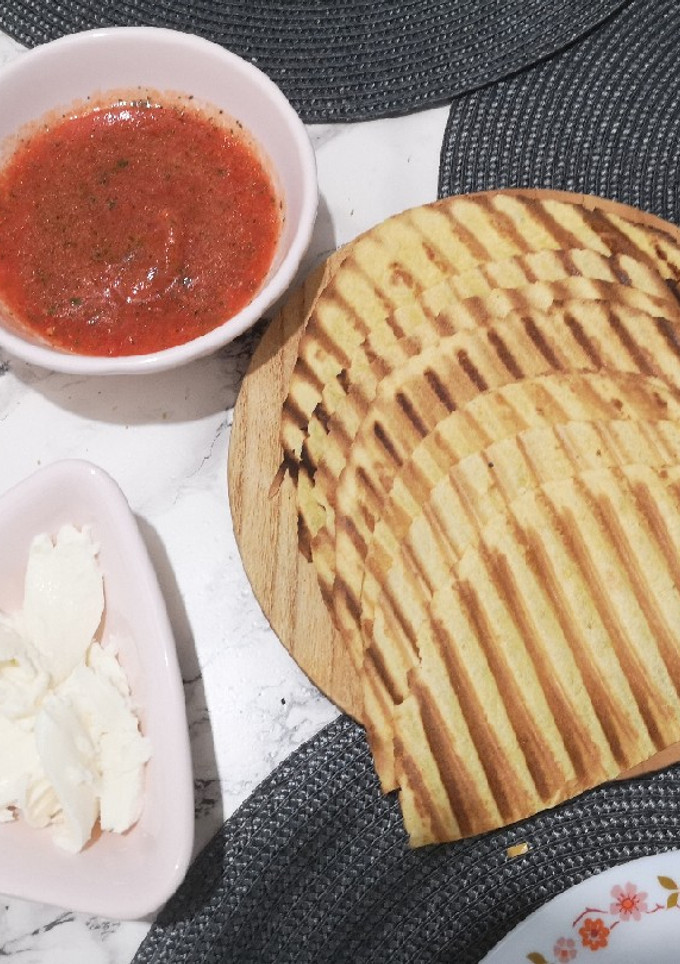 Una foto de Tentempié rápido con mozzarella y tomate