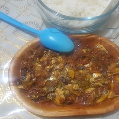 A picture of Sardines sauce.