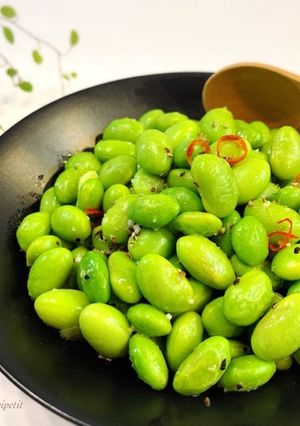 A picture of Easy Garlic Edamame with Frozen Shelled Edamame.