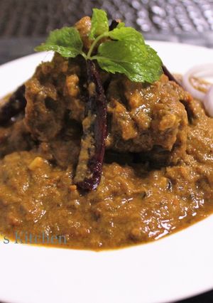 A picture of Lahori Mutton Curry.