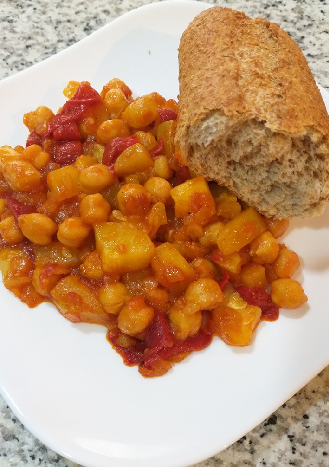 Una foto de Garbanzos salteados con verduras