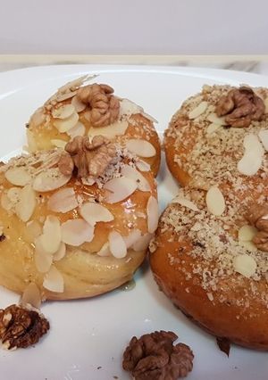 O poză a rețetei Desert mucenici moldovenești pufoși.