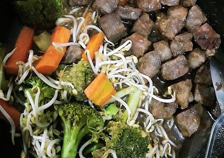 Resep Tumis mix veggies and saikoro yang Sempurna