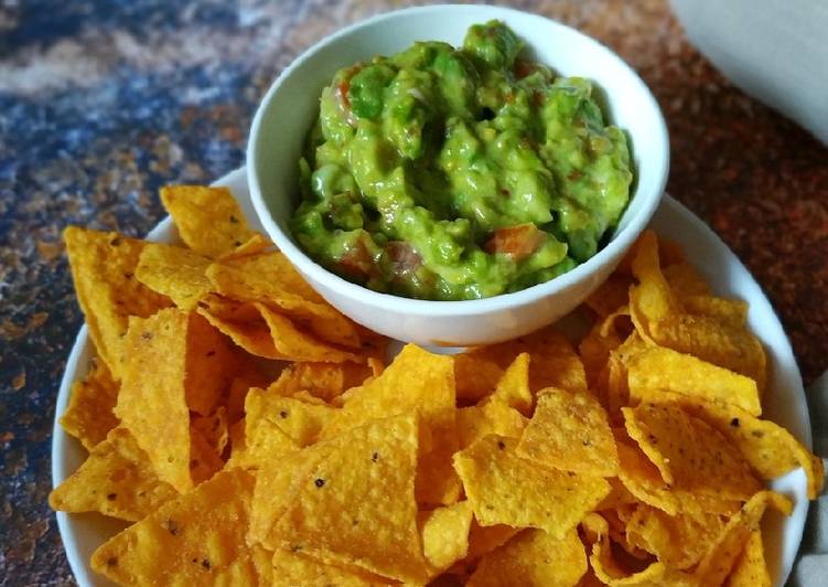 Guacamole Nachos