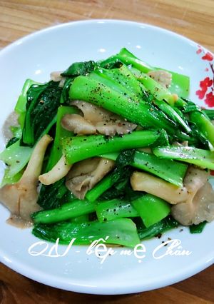 Hình của món Cải thìa xào nấm bào ngư chay.