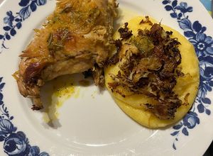 Foto di Cosce di coniglio arrosto con polenta