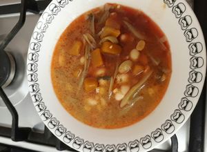 Una foto de Porotos con pirco