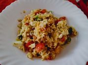 Una foto de arroz con verdel