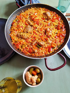 Una foto de Arroz con costillas carnosas de cerdo