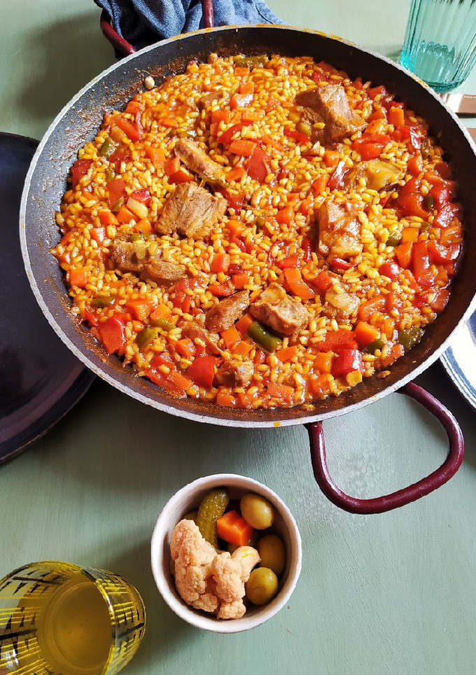 Una foto de Arroz con costillas carnosas de cerdo