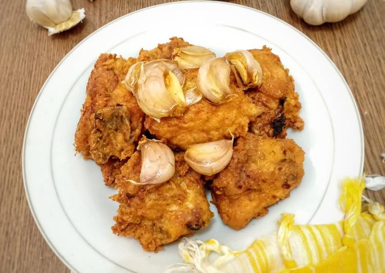 Bagaimana Menyiapkan Ayam Goreng Bawang Putih khas Batam, Lezat Sekali