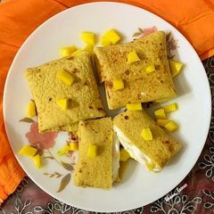 A picture of Mango crepes.