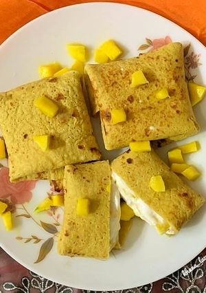 A picture of Mango crepes.