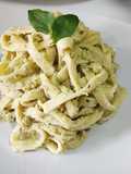 Fettuccini con pesto de alcachofa