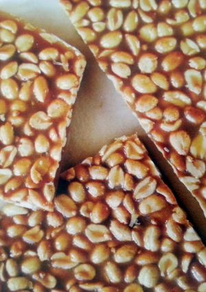 A picture of H's scrumptious Peanut Brittle.