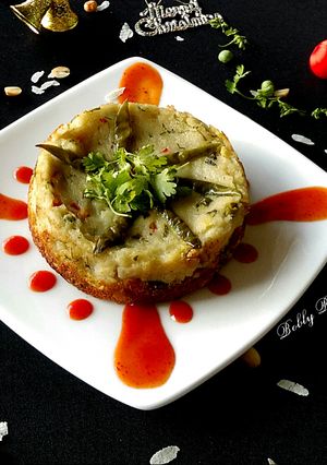 A picture of Spicy poha cake.