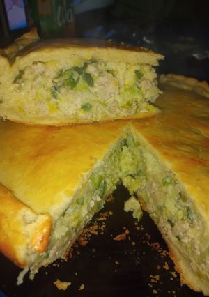 Una foto de Tarta de pollo y puerro