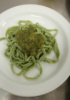 Foto principal de Pasta fresca de acelgas con pesto