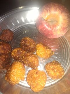 ஆப்பிள் பக்கோடா (Apple pakoda recipe in tamil) செய்முறை முக்கிய புகைப்படம்