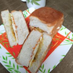 A picture of Pao-cheese sandwich.