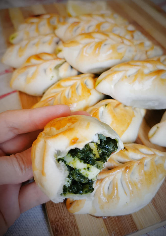 Una foto de 💚👩🏻‍🍳Empanadas de espinacas💚😋