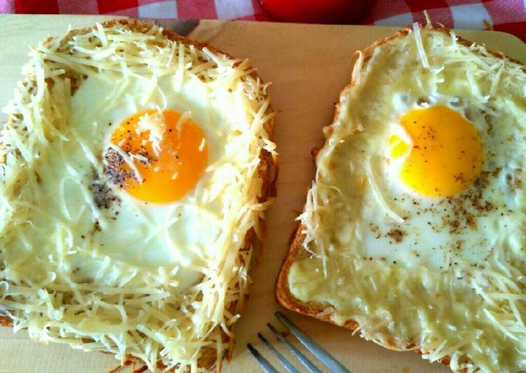 Cheesy egg toast breakfast/roti tawar jabrik keju telur teflon