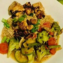 A picture of Fried paneer with healthy veggies.