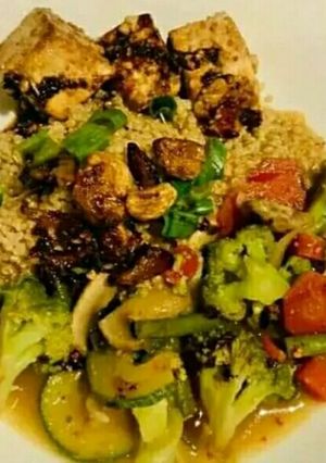 A picture of Fried paneer with healthy veggies.