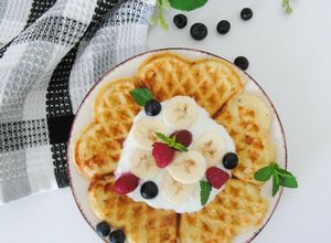 O poză a rețetei Vafe cu dovlecei și mozzarella.