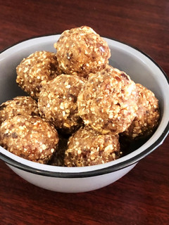 A picture of Date Puffed Rice Balls.