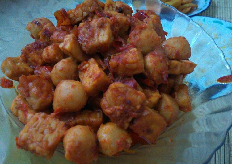 Balado tempe &amp; bakso ayam