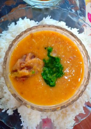 A picture of Daal with simple rice.