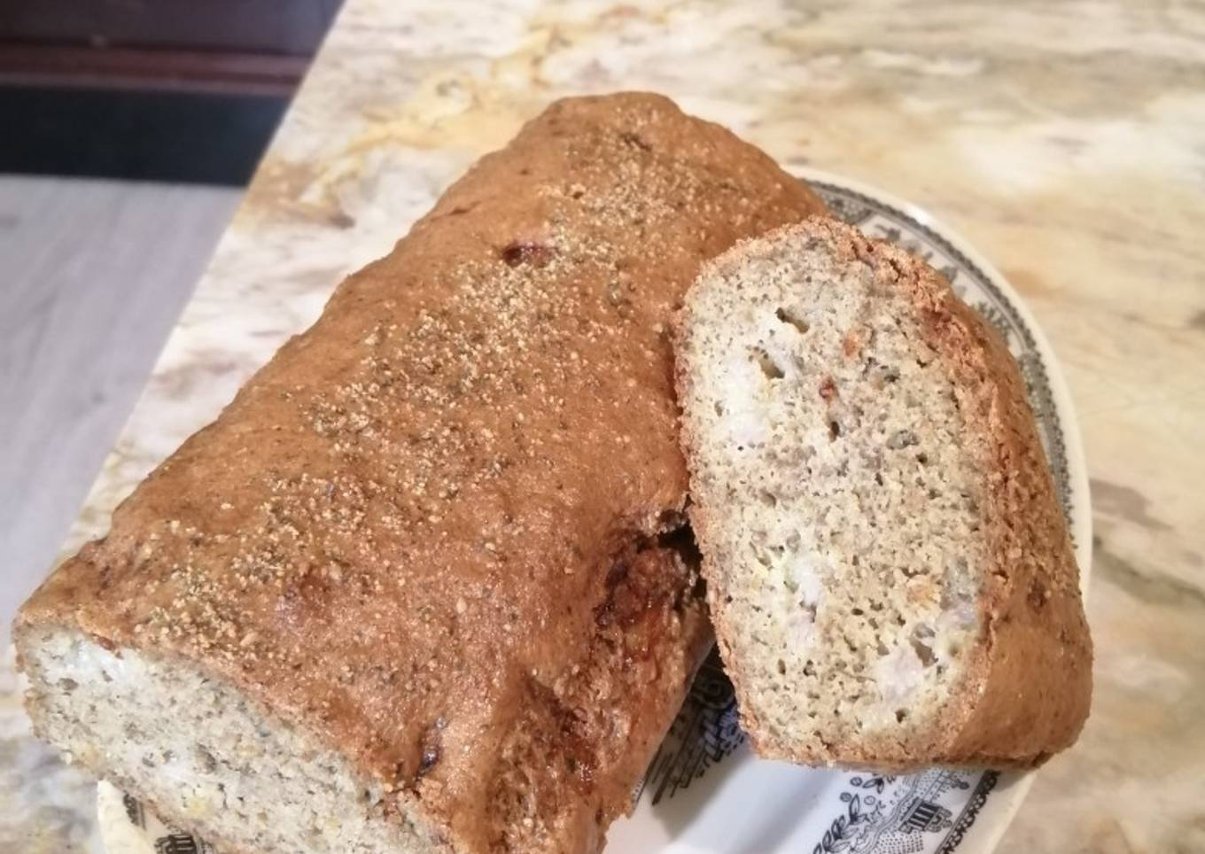 Pan dulce de semillas y plátano