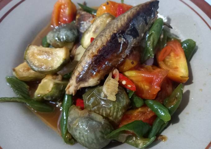 Resep Tumis pindang lombok ijo Yang Enak Bikin Laper