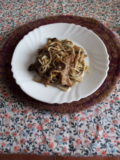 Una foto de Revuelto de setas, champiñón y gulas