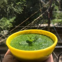 Coriander-mint chutney A picture of Coriander-mint chutney.