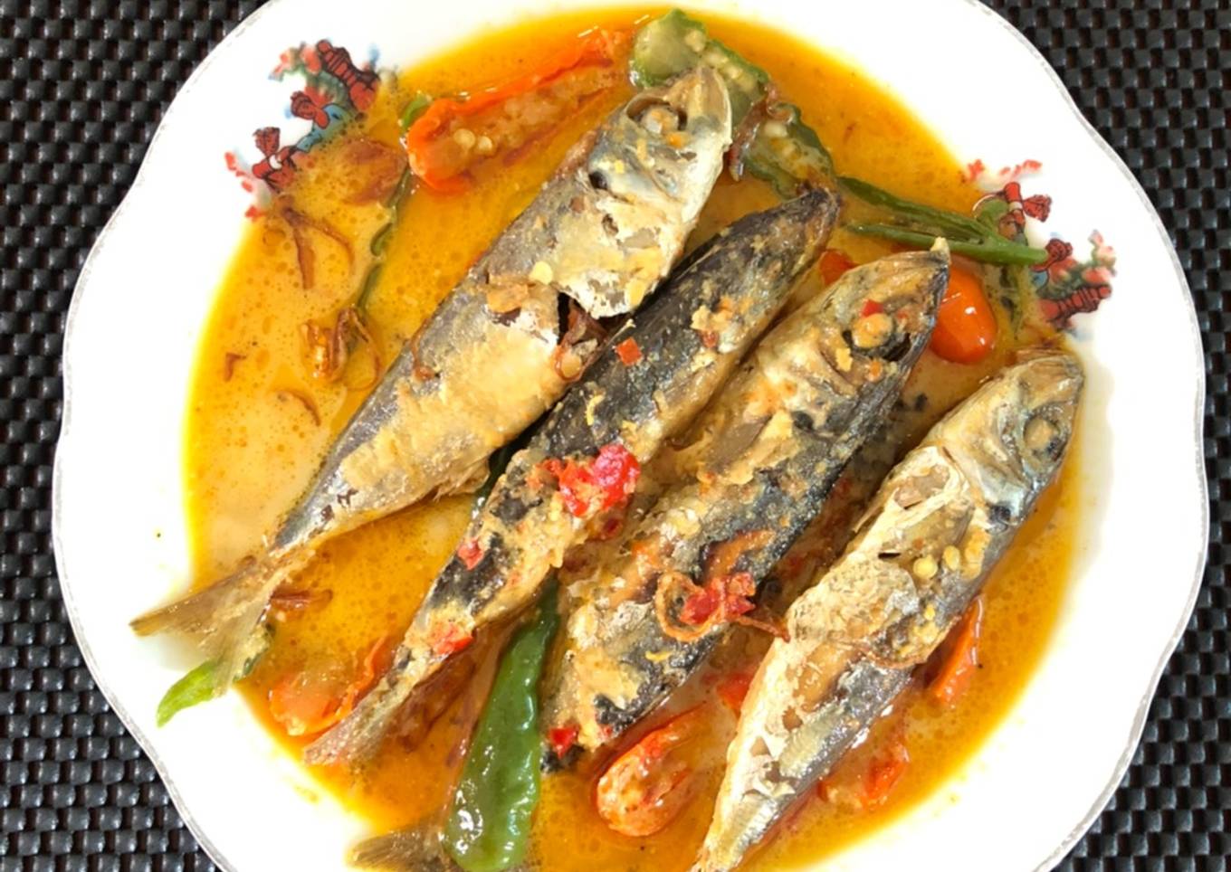 2.) Ikan pindang pedas manis