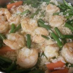 A picture of Shrimp and green beans risotto .