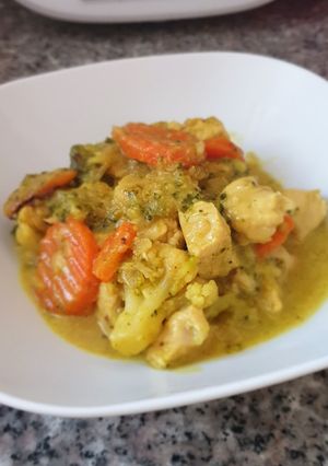Foto principal de Pavo con salsa de coco y curry